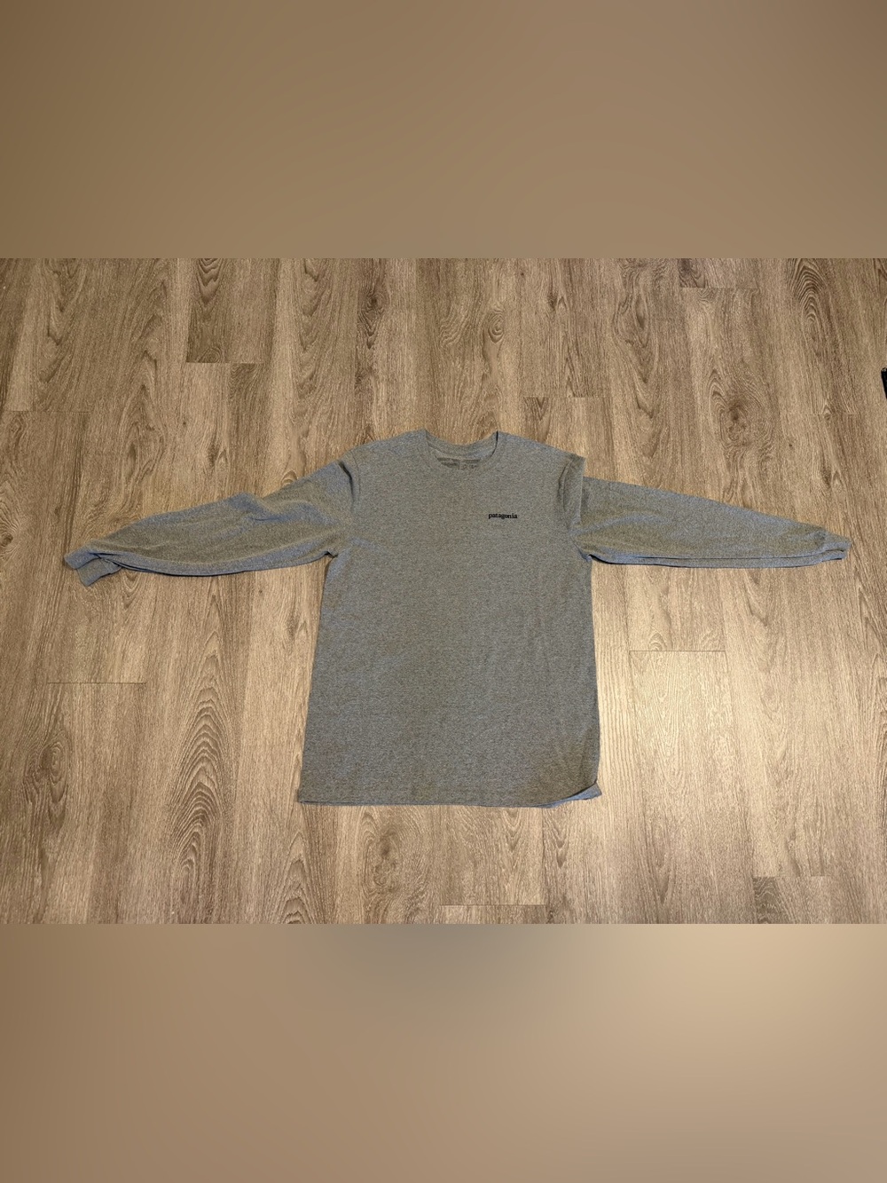 Patagonia Men size M Rainbow Print Art Summer Crew Neck Cotton Long Sleeves